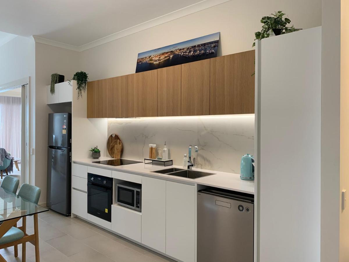 Mariner'S Cove ~ Luxe Waterfront Apartment Mindarie Zewnętrze zdjęcie