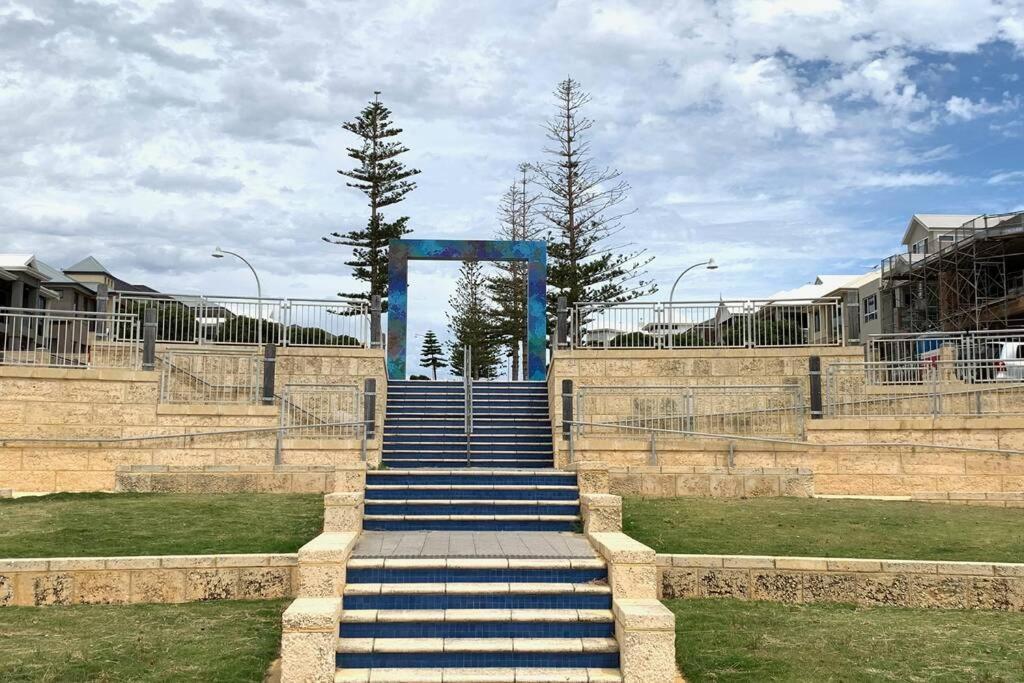 Mariner'S Cove ~ Luxe Waterfront Apartment Mindarie Zewnętrze zdjęcie
